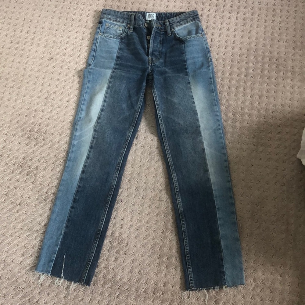 UO Mid-rise Straight leg Jeans